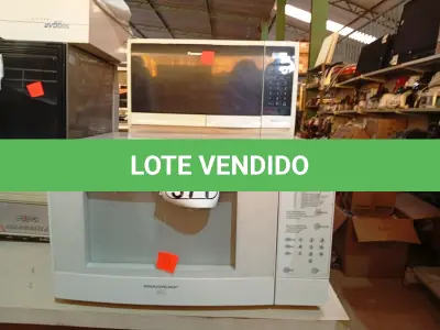 LOTE 371 - 03 MICRO-ONDAS MARCAS E MODELOS DIVERSOS APENAS 01 C/ PRATO. (NO ESTADO) ATENÇÃO! FAZER A VISITAÇÃO ANTES DE ARREMATAR, NÃO SABEMOS SE FUNCIONA. LEILÃO NÃO TEM GARANTIA E NEM DEVOLUÇÃO, SUJEITO A POSSÍVEIS AVARIAS VISÍVEIS/OCULTAS E/OU AUSÊNCIA DE COMPONENTES.