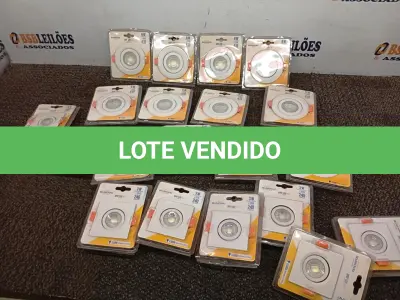 LOTE 437 - 12 LUMINARIAS DE INBUTIR 35W. (NO ESTADO) ATENÇÃO! FAZER A VISITAÇÃO ANTES DE ARREMATAR, NÃO SABEMOS SE FUNCIONA. LEILÃO NÃO TEM GARANTIA E NEM DEVOLUÇÃO, SUJEITO A POSSÍVEIS AVARIAS VISÍVEIS/OCULTAS E/OU AUSÊNCIA DE COMPONENTES.