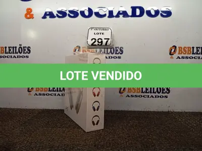 LOTE 297 - 01 HEADPHONE P9 COR BRANCA. (NO ESTADO) ATENÇÃO! FAZER A VISITAÇÃO ANTES DE ARREMATAR, NÃO SABEMOS SE FUNCIONA. LEILÃO NÃO TEM GARANTIA E NEM DEVOLUÇÃO, SUJEITO A POSSÍVEIS AVARIAS VISÍVEIS/OCULTAS E/OU AUSÊNCIA DE COMPONENTES.