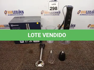 LOTE 298 - 01 MIXER ELECTROLUX EM INOX COR CINZA 110V. (NOVO). (NO ESTADO) ATENÇÃO! FAZER A VISITAÇÃO ANTES DE ARREMATAR, NÃO SABEMOS SE FUNCIONA. LEILÃO NÃO TEM GARANTIA E NEM DEVOLUÇÃO, SUJEITO A POSSÍVEIS AVARIAS VISÍVEIS/OCULTAS E/OU AUSÊNCIA DE COMPONENTES.