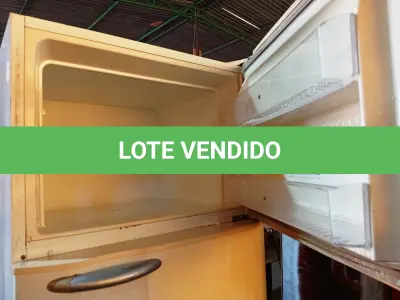LOTE 397 - 01 GELADEIRA ELECTROLUX. (NO ESTADO) ATENÇÃO! FAZER A VISITAÇÃO ANTES DE ARREMATAR, NÃO SABEMOS SE FUNCIONA. LEILÃO NÃO TEM GARANTIA E NEM DEVOLUÇÃO, SUJEITO A POSSÍVEIS AVARIAS VISÍVEIS/OCULTAS E/OU AUSÊNCIA DE COMPONENTES.