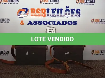 LOTE 331 - 01 PAR DE TELEFONE MILITAR ANTIGO. (NO ESTADO) ATENÇÃO! FAZER A VISITAÇÃO ANTES DE ARREMATAR, NÃO SABEMOS SE FUNCIONA. LEILÃO NÃO TEM GARANTIA E NEM DEVOLUÇÃO, SUJEITO A POSSÍVEIS AVARIAS VISÍVEIS/OCULTAS E/OU AUSÊNCIA DE COMPONENTES.