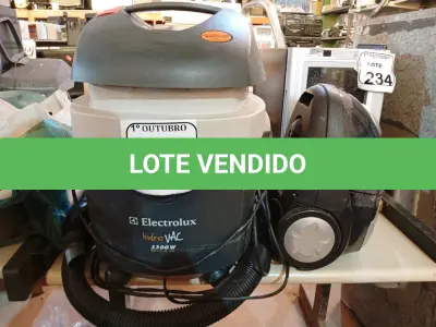 LOTE 235 - 02 ASPIRADORES DE PÓ MARCAS E MODELOS DIVERSOS. (NO ESTADO) ATENÇÃO! FAZER A VISITAÇÃO ANTES DE ARREMATAR, NÃO SABEMOS SE FUNCIONA. LEILÃO NÃO TEM GARANTIA E NEM DEVOLUÇÃO, SUJEITO A POSSÍVEIS AVARIAS VISÍVEIS/OCULTAS E/OU AUSÊNCIA DE COMPONENTES.