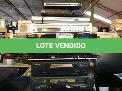LOTE 241 - 07 DVDS E 01 RECEIVER E 3 VÍDEOS CASSETE MARCAS E MODELOS DIVERSOS. (NO ESTADO) ATENÇÃO! FAZER A VISITAÇÃO ANTES DE ARREMATAR, NÃO SABEMOS SE FUNCIONA. LEILÃO NÃO TEM GARANTIA E NEM DEVOLUÇÃO, SUJEITO A POSSÍVEIS AVARIAS VISÍVEIS/OCULTAS E/OU AUSÊNCIA DE COMPONENTES.