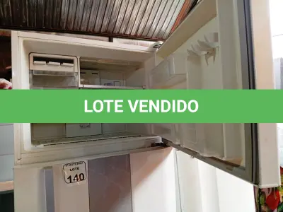 LOTE 140 - 01GELADEIRA MARCA ELECTROLUX 220v MODELO DF80. (NO ESTADO) ATENÇÃO! FAZER A VISITAÇÃO ANTES DE ARREMATAR, NÃO SABEMOS SE FUNCIONA. LEILÃO NÃO TEM GARANTIA E NEM DEVOLUÇÃO, SUJEITO A POSSÍVEIS AVARIAS VISÍVEIS/OCULTAS E/OU AUSÊNCIA DE COMPONENTES.