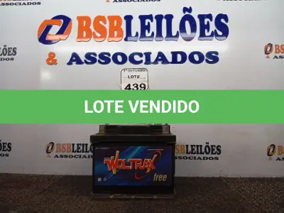 LOTE 439 - 01 BATERIA VEICULAR VOLTRAX. (NO ESTADO) ATENÇÃO! FAZER A VISITAÇÃO ANTES DE ARREMATAR, NÃO SABEMOS SE FUNCIONA. LEILÃO NÃO TEM GARANTIA E NEM DEVOLUÇÃO, SUJEITO A POSSÍVEIS AVARIAS VISÍVEIS/OCULTAS E/OU AUSÊNCIA DE COMPONENTES.