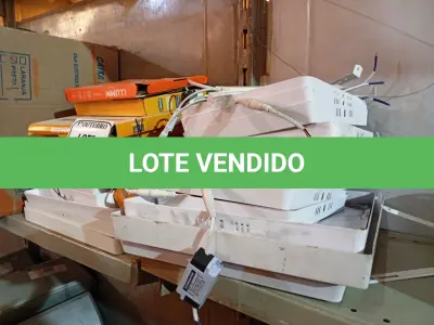 LOTE 427 - 01 LOTE C/ DIVERSAS LUMINÁRIAS. (NO ESTADO) ATENÇÃO! FAZER A VISITAÇÃO ANTES DE ARREMATAR, NÃO SABEMOS SE FUNCIONA. LEILÃO NÃO TEM GARANTIA E NEM DEVOLUÇÃO, SUJEITO A POSSÍVEIS AVARIAS VISÍVEIS/OCULTAS E/OU AUSÊNCIA DE COMPONENTES.