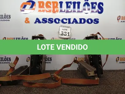 LOTE 331 - 01 PAR DE TELEFONE MILITAR ANTIGO. (NO ESTADO) ATENÇÃO! FAZER A VISITAÇÃO ANTES DE ARREMATAR, NÃO SABEMOS SE FUNCIONA. LEILÃO NÃO TEM GARANTIA E NEM DEVOLUÇÃO, SUJEITO A POSSÍVEIS AVARIAS VISÍVEIS/OCULTAS E/OU AUSÊNCIA DE COMPONENTES.