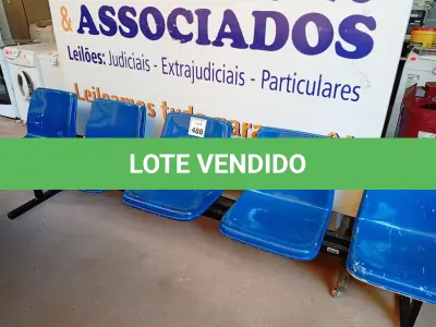 LOTE 488 - 01 LONGARINA. (NO ESTADO) ATENÇÃO! FAZER A VISITAÇÃO ANTES DE ARREMATAR, NÃO SABEMOS SE FUNCIONA. LEILÃO NÃO TEM GARANTIA E NEM DEVOLUÇÃO, SUJEITO A POSSÍVEIS AVARIAS VISÍVEIS/OCULTAS E/OU AUSÊNCIA DE COMPONENTES.