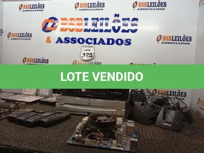 LOTE 328 - 01 APARELHO DVD, DIVERSOS APARELHOS TELEFÔNICOS, 07 HDS E ELETRÔNICOS DIVERSOS. (NO ESTADO) ATENÇÃO! FAZER A VISITAÇÃO ANTES DE ARREMATAR, NÃO SABEMOS SE FUNCIONA. LEILÃO NÃO TEM GARANTIA E NEM DEVOLUÇÃO, SUJEITO A POSSÍVEIS AVARIAS VISÍVEIS/OCULTAS E/OU AUSÊNCIA DE COMPONENTES.