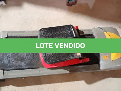 LOTE 385 - 01 ESTEIRA ATHLETIC E 01 SIMULADOR DE CAMINHADA GENIS. (NO ESTADO) ATENÇÃO! FAZER A VISITAÇÃO ANTES DE ARREMATAR, NÃO SABEMOS SE FUNCIONA. LEILÃO NÃO TEM GARANTIA E NEM DEVOLUÇÃO, SUJEITO A POSSÍVEIS AVARIAS VISÍVEIS/OCULTAS E/OU AUSÊNCIA DE COMPONENTES.