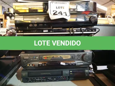 LOTE 241 - 07 DVDS E 01 RECEIVER E 3 VÍDEOS CASSETE MARCAS E MODELOS DIVERSOS. (NO ESTADO) ATENÇÃO! FAZER A VISITAÇÃO ANTES DE ARREMATAR, NÃO SABEMOS SE FUNCIONA. LEILÃO NÃO TEM GARANTIA E NEM DEVOLUÇÃO, SUJEITO A POSSÍVEIS AVARIAS VISÍVEIS/OCULTAS E/OU AUSÊNCIA DE COMPONENTES.