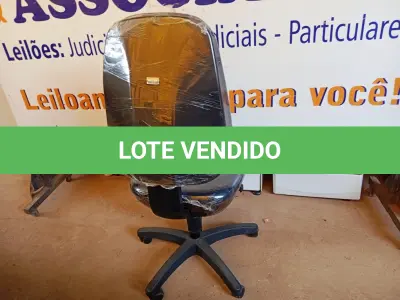 LOTE 499 - 01 CADEIRA SEM BRAÇO. (NO ESTADO) ATENÇÃO! FAZER A VISITAÇÃO ANTES DE ARREMATAR, NÃO SABEMOS SE FUNCIONA. LEILÃO NÃO TEM GARANTIA E NEM DEVOLUÇÃO, SUJEITO A POSSÍVEIS AVARIAS VISÍVEIS/OCULTAS E/OU AUSÊNCIA DE COMPONENTES.