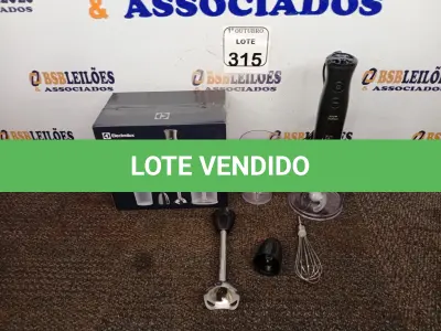 LOTE 315 - 01 MIXER ELECTROLUX EM INOX COR CINZA 110V. (NOVO). (NO ESTADO) ATENÇÃO! FAZER A VISITAÇÃO ANTES DE ARREMATAR, NÃO SABEMOS SE FUNCIONA. LEILÃO NÃO TEM GARANTIA E NEM DEVOLUÇÃO, SUJEITO A POSSÍVEIS AVARIAS VISÍVEIS/OCULTAS E/OU AUSÊNCIA DE COMPONENTES.