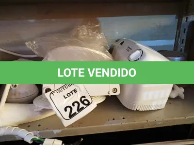 LOTE 226 - 01 CONTROLADOR DE TEMPERATURA E DIVERSOS CHUVEIROS MARCAS E MODELOS DIVERSOS. (NO ESTADO) ATENÇÃO! FAZER A VISITAÇÃO ANTES DE ARREMATAR, NÃO SABEMOS SE FUNCIONA. LEILÃO NÃO TEM GARANTIA E NEM DEVOLUÇÃO, SUJEITO A POSSÍVEIS AVARIAS VISÍVEIS/OCULTAS E/OU AUSÊNCIA DE COMPONENTES.