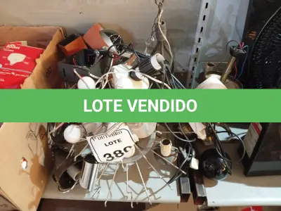 LOTE 380 - 01 LOTE C/ LUMINÁRIAS DE DIVERSOS MODELOS E TAMANHOS. (NO ESTADO) ATENÇÃO! FAZER A VISITAÇÃO ANTES DE ARREMATAR, NÃO SABEMOS SE FUNCIONA. LEILÃO NÃO TEM GARANTIA E NEM DEVOLUÇÃO, SUJEITO A POSSÍVEIS AVARIAS VISÍVEIS/OCULTAS E/OU AUSÊNCIA DE COMPONENTES.