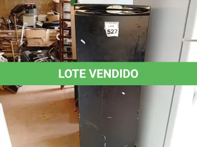LOTE 527 - 01 GELADEIRA ELECTROLUX. (NO ESTADO) ATENÇÃO! FAZER A VISITAÇÃO ANTES DE ARREMATAR, NÃO SABEMOS SE FUNCIONA. LEILÃO NÃO TEM GARANTIA E NEM DEVOLUÇÃO, SUJEITO A POSSÍVEIS AVARIAS VISÍVEIS/OCULTAS E/OU AUSÊNCIA DE COMPONENTES.