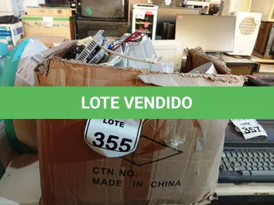 LOTE 355 - 01 LOTE COM LUMINÁRIAS DE MARCAS E MODELOS DIVERSOS. (NO ESTADO) ATENÇÃO! FAZER A VISITAÇÃO ANTES DE ARREMATAR, NÃO SABEMOS SE FUNCIONA. LEILÃO NÃO TEM GARANTIA E NEM DEVOLUÇÃO, SUJEITO A POSSÍVEIS AVARIAS VISÍVEIS/OCULTAS E/OU AUSÊNCIA DE COMPONENTES.