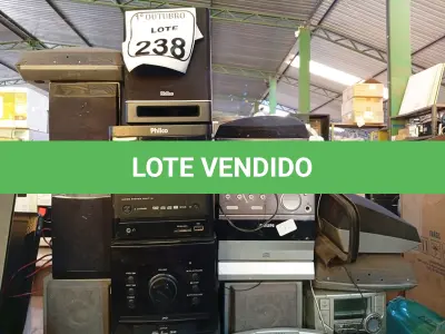LOTE 238 - 01 LOTE C/ DIVERSOS MICROSYSTEMS E CAIXAS DE SOM. (NO ESTADO) ATENÇÃO! FAZER A VISITAÇÃO ANTES DE ARREMATAR, NÃO SABEMOS SE FUNCIONA. LEILÃO NÃO TEM GARANTIA E NEM DEVOLUÇÃO, SUJEITO A POSSÍVEIS AVARIAS VISÍVEIS/OCULTAS E/OU AUSÊNCIA DE COMPONENTES.