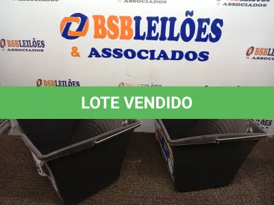 LOTE 458 - 02 BALDES P/ PINTURA. (NO ESTADO) ATENÇÃO! FAZER A VISITAÇÃO ANTES DE ARREMATAR, NÃO SABEMOS SE FUNCIONA. LEILÃO NÃO TEM GARANTIA E NEM DEVOLUÇÃO, SUJEITO A POSSÍVEIS AVARIAS VISÍVEIS/OCULTAS E/OU AUSÊNCIA DE COMPONENTES.