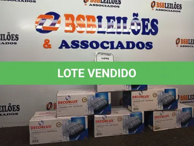 LOTE 434 - 06 LUMINÁRIAS OVAIS TARTARUGA. (NO ESTADO) ATENÇÃO! FAZER A VISITAÇÃO ANTES DE ARREMATAR, NÃO SABEMOS SE FUNCIONA. LEILÃO NÃO TEM GARANTIA E NEM DEVOLUÇÃO, SUJEITO A POSSÍVEIS AVARIAS VISÍVEIS/OCULTAS E/OU AUSÊNCIA DE COMPONENTES.