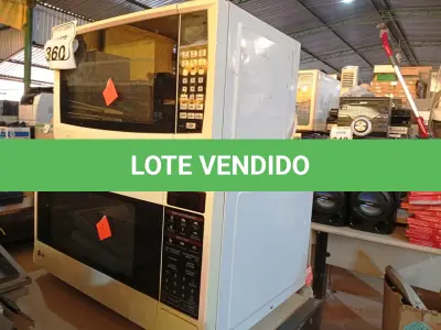 LOTE 360 - 02 MICRO-ONDAS SENDO 01 C/ PRATO. (NO ESTADO) ATENÇÃO! FAZER A VISITAÇÃO ANTES DE ARREMATAR, NÃO SABEMOS SE FUNCIONA. LEILÃO NÃO TEM GARANTIA E NEM DEVOLUÇÃO, SUJEITO A POSSÍVEIS AVARIAS VISÍVEIS/OCULTAS E/OU AUSÊNCIA DE COMPONENTES.
