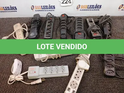 LOTE 224 - 01 LOTE C/DIVERSAS RÉGUAS DE ENERGIAS. (NO ESTADO) ATENÇÃO! FAZER A VISITAÇÃO ANTES DE ARREMATAR, NÃO SABEMOS SE FUNCIONA. LEILÃO NÃO TEM GARANTIA E NEM DEVOLUÇÃO, SUJEITO A POSSÍVEIS AVARIAS VISÍVEIS/OCULTAS E/OU AUSÊNCIA DE COMPONENTES.