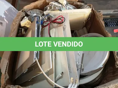 LOTE 355 - 01 LOTE COM LUMINÁRIAS DE MARCAS E MODELOS DIVERSOS. (NO ESTADO) ATENÇÃO! FAZER A VISITAÇÃO ANTES DE ARREMATAR, NÃO SABEMOS SE FUNCIONA. LEILÃO NÃO TEM GARANTIA E NEM DEVOLUÇÃO, SUJEITO A POSSÍVEIS AVARIAS VISÍVEIS/OCULTAS E/OU AUSÊNCIA DE COMPONENTES.