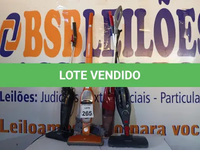 LOTE 265 - 03 ASPIRADORES DE PÓ PORTÁTEIS MARCAS E MODELOS DIVERSOS. (NO ESTADO) ATENÇÃO! FAZER A VISITAÇÃO ANTES DE ARREMATAR, NÃO SABEMOS SE FUNCIONA. LEILÃO NÃO TEM GARANTIA E NEM DEVOLUÇÃO, SUJEITO A POSSÍVEIS AVARIAS VISÍVEIS/OCULTAS E/OU AUSÊNCIA DE COMPONENTES.