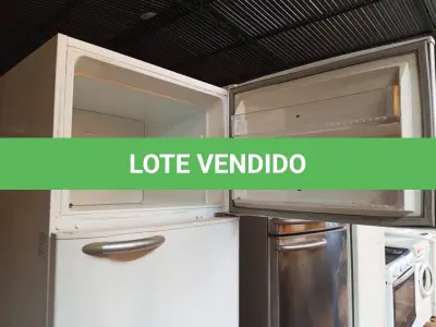 LOTE 517 - 01 GELADEIRA ELECTROLUX. (NO ESTADO) ATENÇÃO! FAZER A VISITAÇÃO ANTES DE ARREMATAR, NÃO SABEMOS SE FUNCIONA. LEILÃO NÃO TEM GARANTIA E NEM DEVOLUÇÃO, SUJEITO A POSSÍVEIS AVARIAS VISÍVEIS/OCULTAS E/OU AUSÊNCIA DE COMPONENTES.