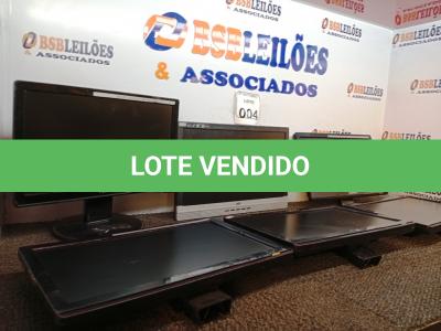LOTE 004 - 06 MONITORES MARCAS E MODELOS DIVERSOS.  (NO ESTADO) ATENÇÃO! FAZER A VISITAÇÃO ANTES DE ARREMATAR, NÃO SABEMOS SE FUNCIONA. LEILÃO NÃO TEM GARANTIA E NEM DEVOLUÇÃO, SUJEITO A POSSÍVEIS AVARIAS VISÍVEIS/OCULTAS E/OU AUSÊNCIA DE COMPONENTES.