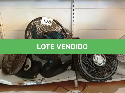 LOTE 138 - 01 LOTE C DIVERSOS VENTILADORES MARCAS E MODELOS DIVERSOS. (NO ESTADO) ATENÇÃO! FAZER A VISITAÇÃO ANTES DE ARREMATAR, NÃO SABEMOS SE FUNCIONA. LEILÃO NÃO TEM GARANTIA E NEM DEVOLUÇÃO, SUJEITO A POSSÍVEIS AVARIAS VISÍVEIS/OCULTAS E/OU AUSÊNCIA DE COMPONENTES.