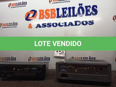 LOTE 105 - 02 PROJETORES MULTIMIDIA MARCAS BENQ E LG. (NO ESTADO) ATENÇÃO! FAZER A VISITAÇÃO ANTES DE ARREMATAR, NÃO SABEMOS SE FUNCIONA. LEILÃO NÃO TEM GARANTIA E NEM DEVOLUÇÃO, SUJEITO A POSSÍVEIS AVARIAS VISÍVEIS/OCULTAS E/OU AUSÊNCIA DE COMPONENTES.