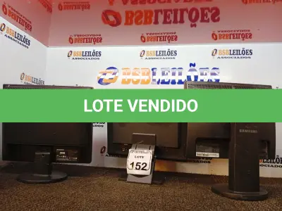 LOTE 152 - 03 MONITORES LCD MARCAS E MODELOS DIVERSOS. (NO ESTADO) ATENÇÃO! FAZER A VISITAÇÃO ANTES DE ARREMATAR, NÃO SABEMOS SE FUNCIONA. LEILÃO NÃO TEM GARANTIA E NEM DEVOLUÇÃO, SUJEITO A POSSÍVEIS AVARIAS VISÍVEIS/OCULTAS E/OU AUSÊNCIA DE COMPONENTES.