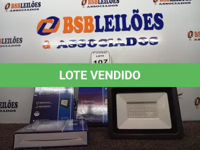 LOTE 107 - 05 REFLETORES LED AMBIENTE EXTERNO100W. (NO ESTADO) ATENÇÃO! FAZER A VISITAÇÃO ANTES DE ARREMATAR, NÃO SABEMOS SE FUNCIONA. LEILÃO NÃO TEM GARANTIA E NEM DEVOLUÇÃO, SUJEITO A POSSÍVEIS AVARIAS VISÍVEIS/OCULTAS E/OU AUSÊNCIA DE COMPONENTES.