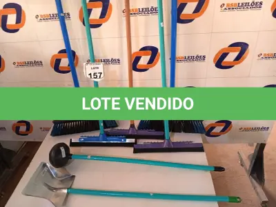 LOTE 157 - 02 VASSOURAS,03 RODOS, 01 PÁ E 01 DESENTUPIDOR DE VASO. (NO ESTADO) ATENÇÃO! FAZER A VISITAÇÃO ANTES DE ARREMATAR, NÃO SABEMOS SE FUNCIONA. LEILÃO NÃO TEM GARANTIA E NEM DEVOLUÇÃO, SUJEITO A POSSÍVEIS AVARIAS VISÍVEIS/OCULTAS E/OU AUSÊNCIA DE COMPONENTES.