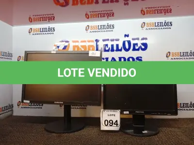 LOTE 094 - 02 MONITORES LCD. (NO ESTADO) ATENÇÃO! FAZER A VISITAÇÃO ANTES DE ARREMATAR, NÃO SABEMOS SE FUNCIONA. LEILÃO NÃO TEM GARANTIA E NEM DEVOLUÇÃO, SUJEITO A POSSÍVEIS AVARIAS VISÍVEIS/OCULTAS E/OU AUSÊNCIA DE COMPONENTES.