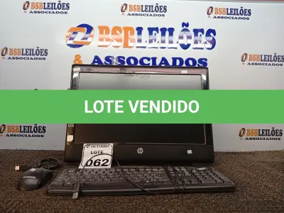 LOTE 062 - 01 PC ALL IN ONE MARCA HP COM TECLADO E MOUSE. (NO ESTADO) ATENÇÃO! FAZER A VISITAÇÃO ANTES DE ARREMATAR, NÃO SABEMOS SE FUNCIONA. LEILÃO NÃO TEM GARANTIA E NEM DEVOLUÇÃO, SUJEITO A POSSÍVEIS AVARIAS VISÍVEIS/OCULTAS E/OU AUSÊNCIA DE COMPONENTES.