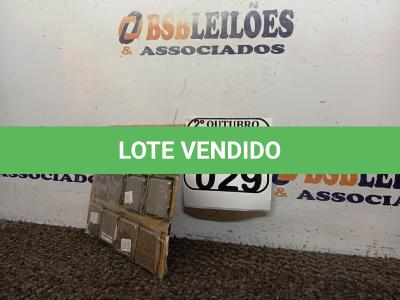 LOTE 029 - 12 PROCESSADORES PARA PC. (NO ESTADO) ATENÇÃO! FAZER A VISITAÇÃO ANTES DE ARREMATAR, NÃO SABEMOS SE FUNCIONA. LEILÃO NÃO TEM GARANTIA E NEM DEVOLUÇÃO, SUJEITO A POSSÍVEIS AVARIAS VISÍVEIS/OCULTAS E/OU AUSÊNCIA DE COMPONENTES.