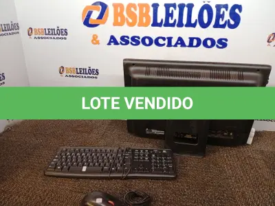 LOTE 088 - 01 PC ALL IN ONE MARCA HP COM TECLADO E MOUSE. (NO ESTADO) ATENÇÃO! FAZER A VISITAÇÃO ANTES DE ARREMATAR, NÃO SABEMOS SE FUNCIONA. LEILÃO NÃO TEM GARANTIA E NEM DEVOLUÇÃO, SUJEITO A POSSÍVEIS AVARIAS VISÍVEIS/OCULTAS E/OU AUSÊNCIA DE COMPONENTES.