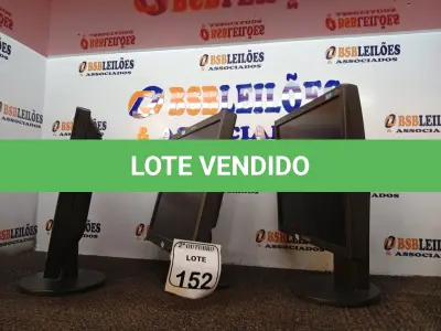 LOTE 152 - 03 MONITORES LCD MARCAS E MODELOS DIVERSOS. (NO ESTADO) ATENÇÃO! FAZER A VISITAÇÃO ANTES DE ARREMATAR, NÃO SABEMOS SE FUNCIONA. LEILÃO NÃO TEM GARANTIA E NEM DEVOLUÇÃO, SUJEITO A POSSÍVEIS AVARIAS VISÍVEIS/OCULTAS E/OU AUSÊNCIA DE COMPONENTES.