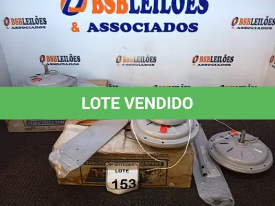 LOTE 153 - 03 VENTILADORES DE TETO SENDO 01 INCOMPLETO. (NO ESTADO) ATENÇÃO! FAZER A VISITAÇÃO ANTES DE ARREMATAR, NÃO SABEMOS SE FUNCIONA. LEILÃO NÃO TEM GARANTIA E NEM DEVOLUÇÃO, SUJEITO A POSSÍVEIS AVARIAS VISÍVEIS/OCULTAS E/OU AUSÊNCIA DE COMPONENTES.