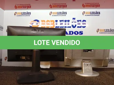 LOTE 099 - 02 MONITORES HP E LG. (NO ESTADO) ATENÇÃO! FAZER A VISITAÇÃO ANTES DE ARREMATAR, NÃO SABEMOS SE FUNCIONA. LEILÃO NÃO TEM GARANTIA E NEM DEVOLUÇÃO, SUJEITO A POSSÍVEIS AVARIAS VISÍVEIS/OCULTAS E/OU AUSÊNCIA DE COMPONENTES.