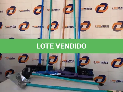 LOTE 157 - 02 VASSOURAS,03 RODOS, 01 PÁ E 01 DESENTUPIDOR DE VASO. (NO ESTADO) ATENÇÃO! FAZER A VISITAÇÃO ANTES DE ARREMATAR, NÃO SABEMOS SE FUNCIONA. LEILÃO NÃO TEM GARANTIA E NEM DEVOLUÇÃO, SUJEITO A POSSÍVEIS AVARIAS VISÍVEIS/OCULTAS E/OU AUSÊNCIA DE COMPONENTES.