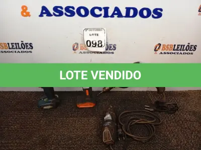 LOTE 098 - 01 FURADEIRA 02 PARAFUSADEIRAS E 01 DREMEL MARCAS E MODELOS DIVERSOS. (NO ESTADO) ATENÇÃO! FAZER A VISITAÇÃO ANTES DE ARREMATAR, NÃO SABEMOS SE FUNCIONA. LEILÃO NÃO TEM GARANTIA E NEM DEVOLUÇÃO, SUJEITO A POSSÍVEIS AVARIAS VISÍVEIS/OCULTAS E/OU AUSÊNCIA DE COMPONENTES.
