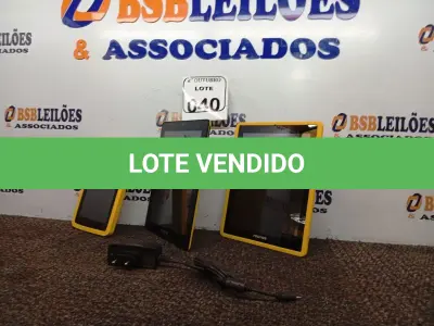 LOTE 040 - 03 TABLETS MARCA POSITIVO. (NO ESTADO) ATENÇÃO! FAZER A VISITAÇÃO ANTES DE ARREMATAR, NÃO SABEMOS SE FUNCIONA. LEILÃO NÃO TEM GARANTIA E NEM DEVOLUÇÃO, SUJEITO A POSSÍVEIS AVARIAS VISÍVEIS/OCULTAS E/OU AUSÊNCIA DE COMPONENTES.