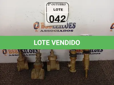 LOTE 042 - 05 REGISTROS PARA BANHEIRO. (NO ESTADO) ATENÇÃO! FAZER A VISITAÇÃO ANTES DE ARREMATAR, NÃO SABEMOS SE FUNCIONA. LEILÃO NÃO TEM GARANTIA E NEM DEVOLUÇÃO, SUJEITO A POSSÍVEIS AVARIAS VISÍVEIS/OCULTAS E/OU AUSÊNCIA DE COMPONENTES.