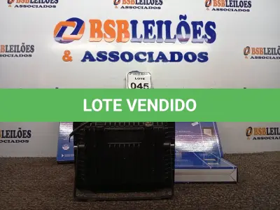 LOTE 045 - 05 REFLETORES LED AMBIENTE EXTERNO100W. (NO ESTADO) ATENÇÃO! FAZER A VISITAÇÃO ANTES DE ARREMATAR, NÃO SABEMOS SE FUNCIONA. LEILÃO NÃO TEM GARANTIA E NEM DEVOLUÇÃO, SUJEITO A POSSÍVEIS AVARIAS VISÍVEIS/OCULTAS E/OU AUSÊNCIA DE COMPONENTES.