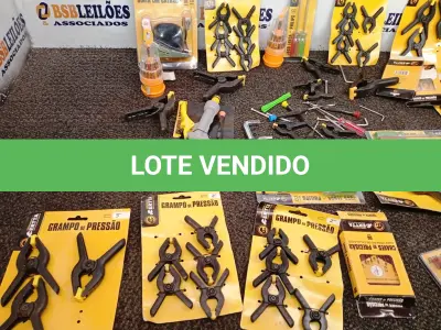 LOTE 054 - 01 LOTE COM DIVERSAS FERRAMENTAS. (NO ESTADO) ATENÇÃO! FAZER A VISITAÇÃO ANTES DE ARREMATAR, NÃO SABEMOS SE FUNCIONA. LEILÃO NÃO TEM GARANTIA E NEM DEVOLUÇÃO, SUJEITO A POSSÍVEIS AVARIAS VISÍVEIS/OCULTAS E/OU AUSÊNCIA DE COMPONENTES.