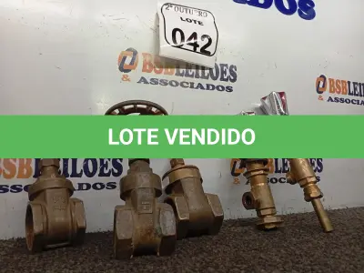 LOTE 042 - 05 REGISTROS PARA BANHEIRO. (NO ESTADO) ATENÇÃO! FAZER A VISITAÇÃO ANTES DE ARREMATAR, NÃO SABEMOS SE FUNCIONA. LEILÃO NÃO TEM GARANTIA E NEM DEVOLUÇÃO, SUJEITO A POSSÍVEIS AVARIAS VISÍVEIS/OCULTAS E/OU AUSÊNCIA DE COMPONENTES.